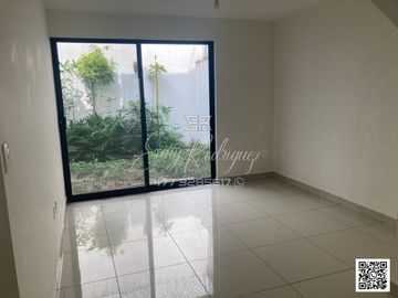 CASA EN VENTA, ALAMEDAS DE ALCAZAR. León,Gto; 3 REC.ROOF GARDEN, EQUIPADA, PRIVADA