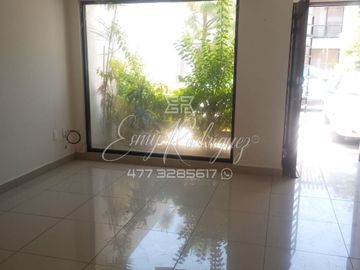 CASA EN VENTA, ALAMEDAS DE ALCAZAR. León,Gto; 3 REC.ROOF GARDEN, EQUIPADA, PRIVADA