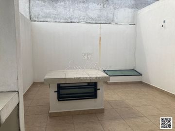 CASA EN VENTA, ALAMEDAS DE ALCAZAR. León,Gto; 3 REC.ROOF GARDEN, EQUIPADA, PRIVADA