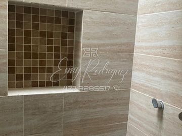 CASA EN VENTA, ALAMEDAS DE ALCAZAR. León,Gto; 3 REC.ROOF GARDEN, EQUIPADA, PRIVADA