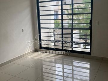 CASA EN VENTA, ALAMEDAS DE ALCAZAR. León,Gto; 3 REC.ROOF GARDEN, EQUIPADA, PRIVADA