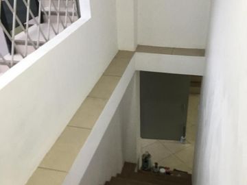 Venta Bodegas y oficinas en la Vía Pto Bolivar, Prov. de El Oro; 960m2 de terreno y 340,87 m2 de construcción y 273 m2 de Parqueo cubierto. Uso de Suelo Comercial