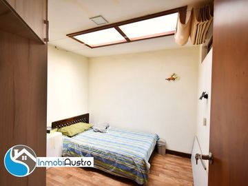 Av. 10 de Agosto, Venta de Hermosa Casa Moderna