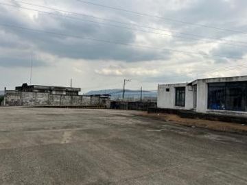 Venta Bodegas Vía a Daule km 10.5. Área de terreno 21.146 m2. Uso de Suelo Industrial de mediano y bajo impacto
