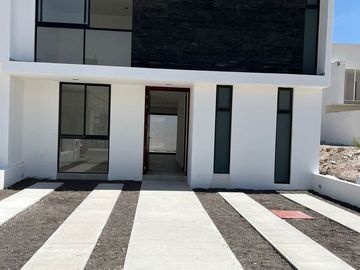 CASA HECTOR EN CORREGIDORA