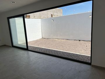 CASA HECTOR EN CORREGIDORA