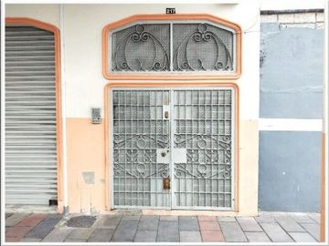 SE VENDE DE OPORTUNIDAD EDIFICIO COMERCIAL RENTERO SECTOR CENTRO DE GUAYAQUIL - GUAYAQUIL