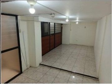 SE VENDE DE OPORTUNIDAD EDIFICIO COMERCIAL RENTERO SECTOR CENTRO DE GUAYAQUIL - GUAYAQUIL