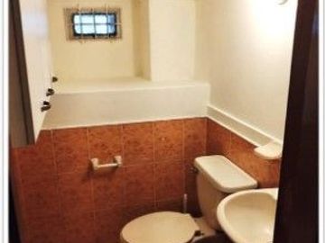SE VENDE DE OPORTUNIDAD EDIFICIO COMERCIAL RENTERO SECTOR CENTRO DE GUAYAQUIL - GUAYAQUIL