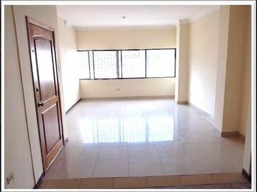 SE VENDE DE OPORTUNIDAD EDIFICIO COMERCIAL RENTERO SECTOR CENTRO DE GUAYAQUIL - GUAYAQUIL