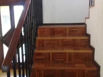 SE VENDE AMPLIA PROPIEDAD CON 2 FRENTES Y TERRENO SECTOR SANGOLQUI - VALLE DE LOS CHILLOS