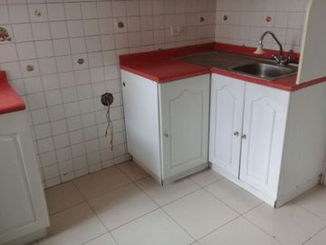 SE VENDE AMPLIA PROPIEDAD CON 2 FRENTES Y TERRENO SECTOR SANGOLQUI - VALLE DE LOS CHILLOS