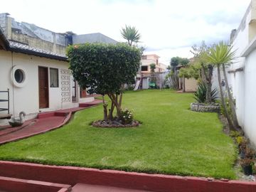 SE VENDE AMPLIA PROPIEDAD CON 2 FRENTES Y TERRENO SECTOR SANGOLQUI - VALLE DE LOS CHILLOS