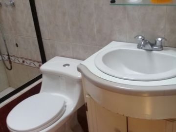 SE VENDE AMPLIA PROPIEDAD CON 2 FRENTES Y TERRENO SECTOR SANGOLQUI - VALLE DE LOS CHILLOS