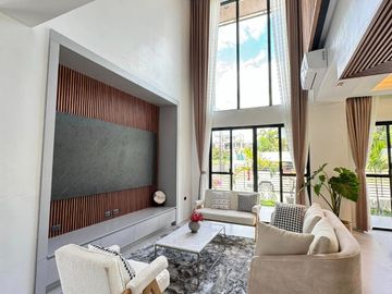 Furnished Corner Modern Asian home wih  7br house and swimming pool
