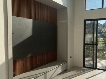 Furnished Corner Modern Asian home wih  7br house and swimming pool