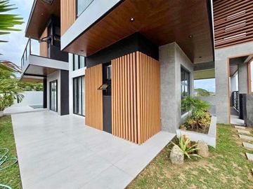 Furnished Corner Modern Asian home wih  7br house and swimming pool