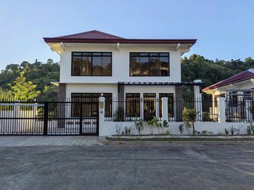 Exclusive 5-Bedroom House for Sale in Sun Valley, Antipolo City – Overlooking Golf Course with Premium Amenities