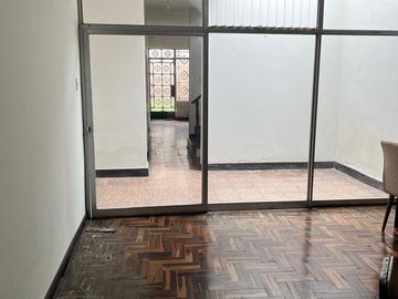 ¡Oportunidad Única En La Perla: Casa 🏡 Amplia Y Funcional❗