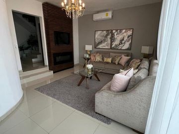 Venta:  *Casa en San Jeronimo,  con desnivel Ascendente. ROOF GARDEN