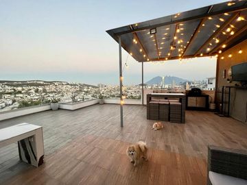 Venta:  *Casa en San Jeronimo,  con desnivel Ascendente. ROOF GARDEN