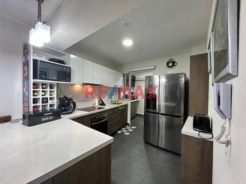 ID: 1097262 Vendo Amplio Flat 101M2 De 2 Dorms En Av. 28 De Julio - Miraflores