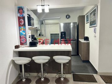 ID: 1097262 Vendo Amplio Flat 101M2 De 2 Dorms En Av. 28 De Julio - Miraflores
