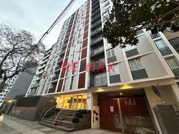ID: 1097262 Vendo Amplio Flat 101M2 De 2 Dorms En Av. 28 De Julio - Miraflores