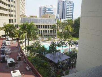 Venta Dpto. 130 m2 Edif. Torre Colon, a lado Hotel Hilton -Urbanización Kennedy-Norte (totalmente remodelado, decorado y amoblado, con parqueo)