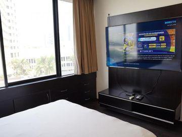 Venta Dpto. 130 m2 Edif. Torre Colon, a lado Hotel Hilton -Urbanización Kennedy-Norte (totalmente remodelado, decorado y amoblado, con parqueo)