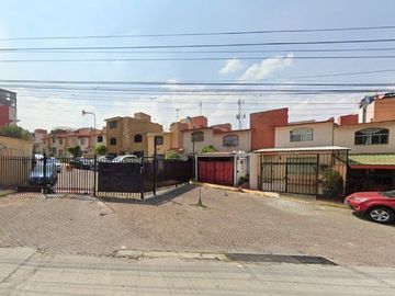 VENTA DE CASA DE RECUPERACION AVENIDA REAL DEL BOSQUE, NUM EXT 9, REAL DEL BOSQUE, TULTITLAN, ESTADO DE MEXICO, C.P. 54948