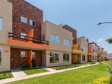 Casa con Rood Garden, seguridad en condominio en Morelos