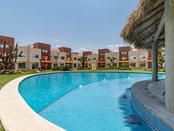 Casa con Rood Garden, seguridad en condominio en Morelos