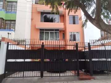 ACOGEDOR DPTO AMOBLADO EN SURQUILLO