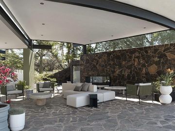 CASA EN PIEDRA VIVA