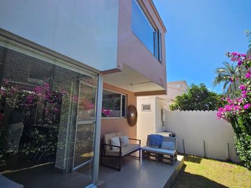 Cumbaya, Venta Casa Adosada a un Solo Lado, Junto a La Vieja Hacienda