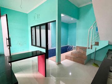 Jual Rumah dengan Kolam Renang di