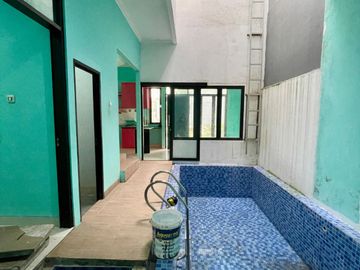 Jual Rumah dengan Kolam Renang di