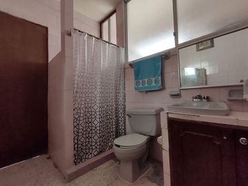 Casa en Venta con 2 departamentos, Cerca Metro Potrero, Col Guadalupe Insurgentes, Gustavo A. Madero CDMX
