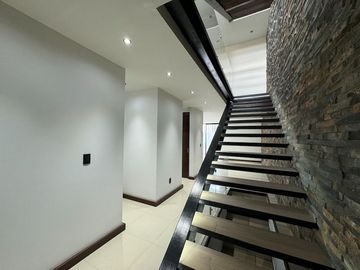 Casa con sótano y roof top en Argenta Residencial, Zapopan