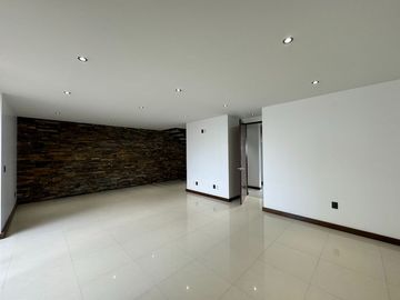 Casa con sótano y roof top en Argenta Residencial, Zapopan