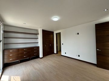 Casa con sótano y roof top en Argenta Residencial, Zapopan