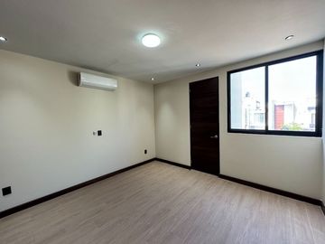 Casa con sótano y roof top en Argenta Residencial, Zapopan