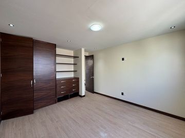 Casa con sótano y roof top en Argenta Residencial, Zapopan