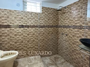 OCASIÓN VENTA DE CASA DE 3 PISOS 180M2 DE TERRENO CON LOCAL COMERCIAL  EN PUEBLO LIBRE