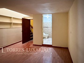 OCASIÓN VENTA DE CASA DE 3 PISOS 180M2 DE TERRENO CON LOCAL COMERCIAL  EN PUEBLO LIBRE