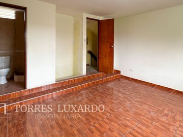 OCASIÓN VENTA DE CASA DE 3 PISOS 180M2 DE TERRENO CON LOCAL COMERCIAL  EN PUEBLO LIBRE