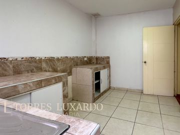 OCASIÓN VENTA DE CASA DE 3 PISOS 180M2 DE TERRENO CON LOCAL COMERCIAL  EN PUEBLO LIBRE