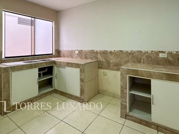 OCASIÓN VENTA DE CASA DE 3 PISOS 180M2 DE TERRENO CON LOCAL COMERCIAL  EN PUEBLO LIBRE