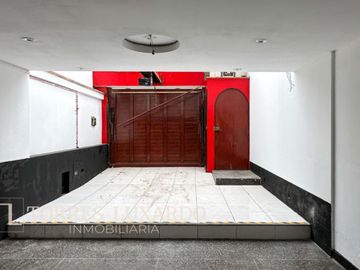 OCASIÓN VENTA DE CASA DE 3 PISOS 180M2 DE TERRENO CON LOCAL COMERCIAL  EN PUEBLO LIBRE
